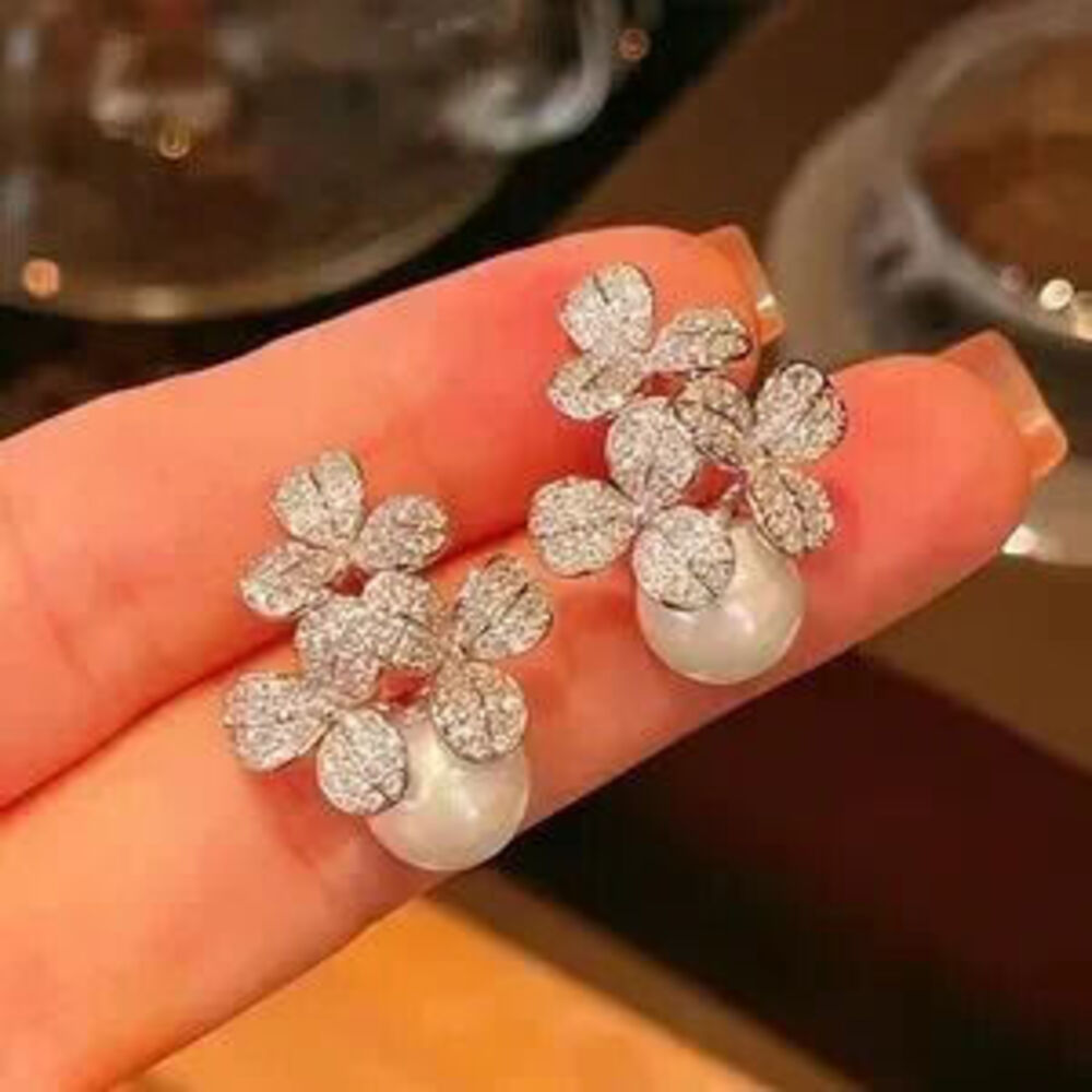 Alhambra Diamond Floral Silver Pearl Earrings